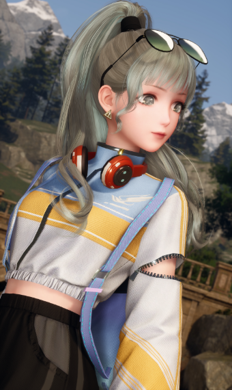 she kinda look like Kotori Minami image