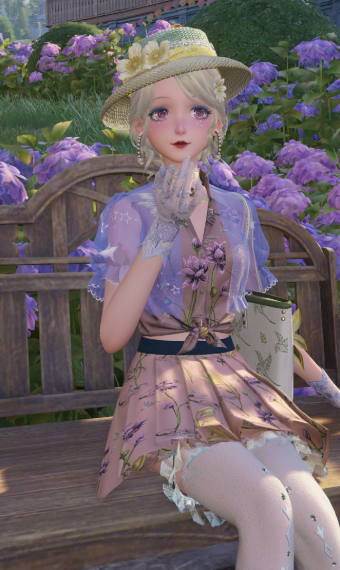Daisy- Floral Pattern Clothes image