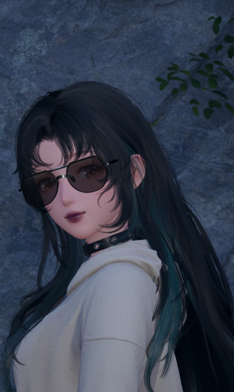 Luna Sanderson image
