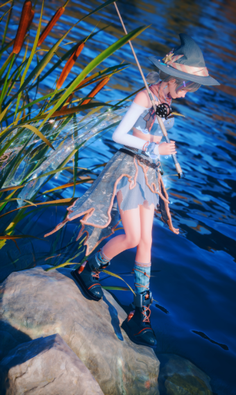 shimmering sharkfin image